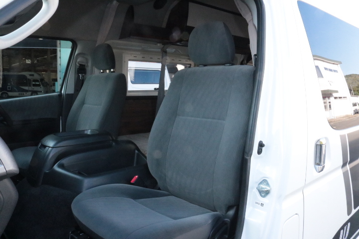 キャンピングカー バンコン ﾊｲｴｰｽ ﾃﾞﾙﾀﾘﾝｸ ﾀﾞｰｳｨﾝQ3　FF　冷蔵庫