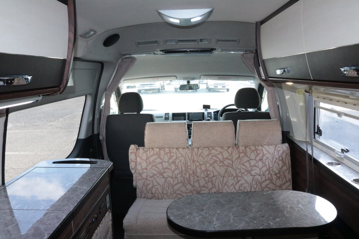 キャンピングカー バンコン ﾊｲｴｰｽ ﾃﾞﾙﾀﾘﾝｸ ﾀﾞｰｳｨﾝQ3　FF　冷蔵庫