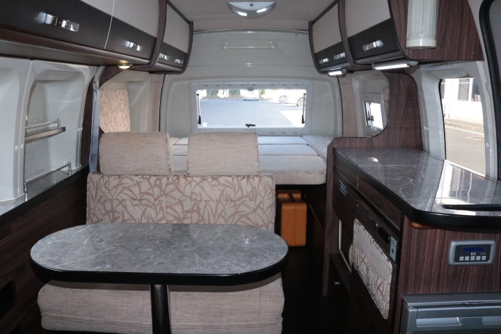 キャンピングカー バンコン ﾊｲｴｰｽ ﾃﾞﾙﾀﾘﾝｸ ﾀﾞｰｳｨﾝQ3　FF　冷蔵庫