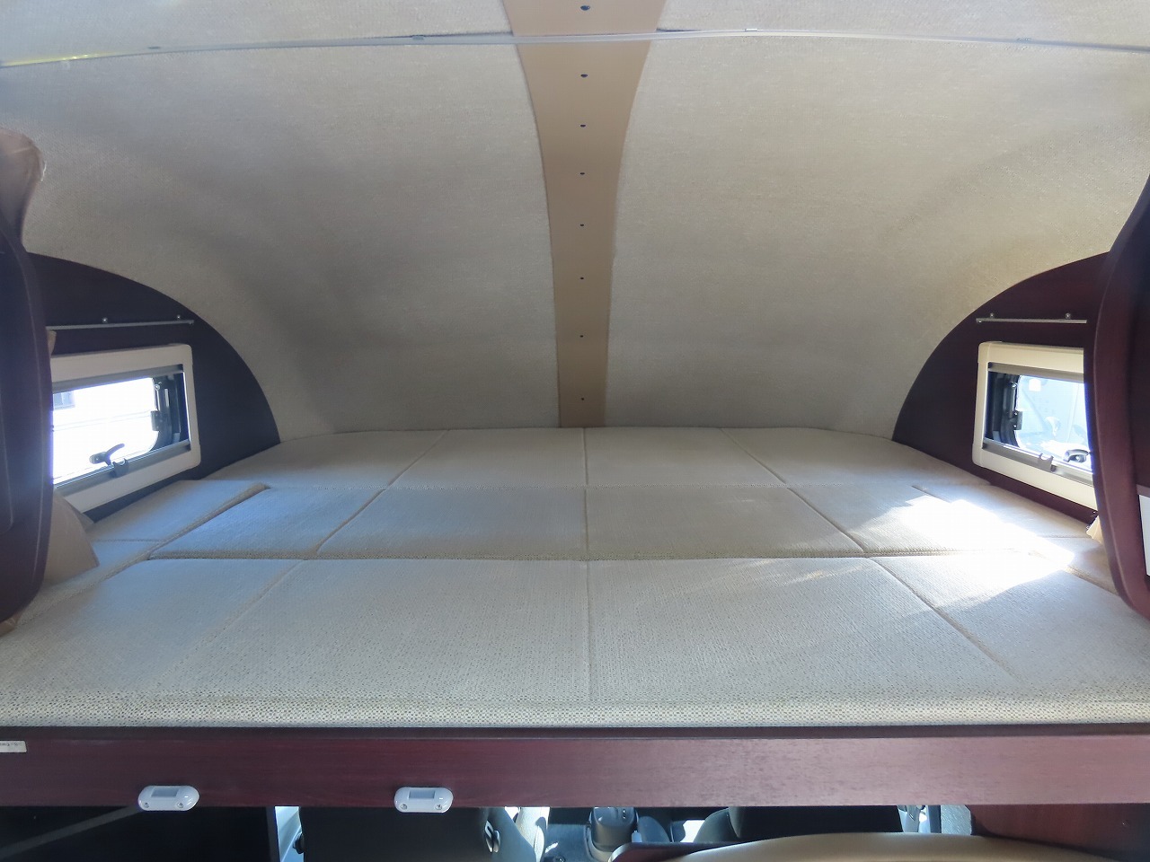 キャンピングカー キャブコン ｶﾑﾛｰﾄﾞﾅｯﾂRVｸﾚｱｴﾎﾞﾘｭｰｼｮﾝ5.3W4WD