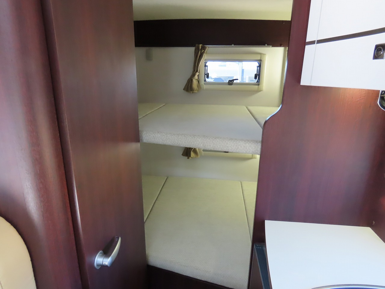 キャンピングカー キャブコン ｶﾑﾛｰﾄﾞﾅｯﾂRVｸﾚｱｴﾎﾞﾘｭｰｼｮﾝ5.3W4WD