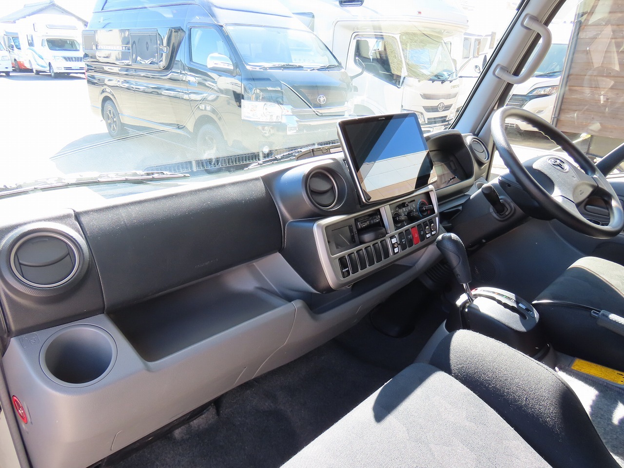 キャンピングカー キャブコン ｶﾑﾛｰﾄﾞﾅｯﾂRVｸﾚｱｴﾎﾞﾘｭｰｼｮﾝ5.3W4WD