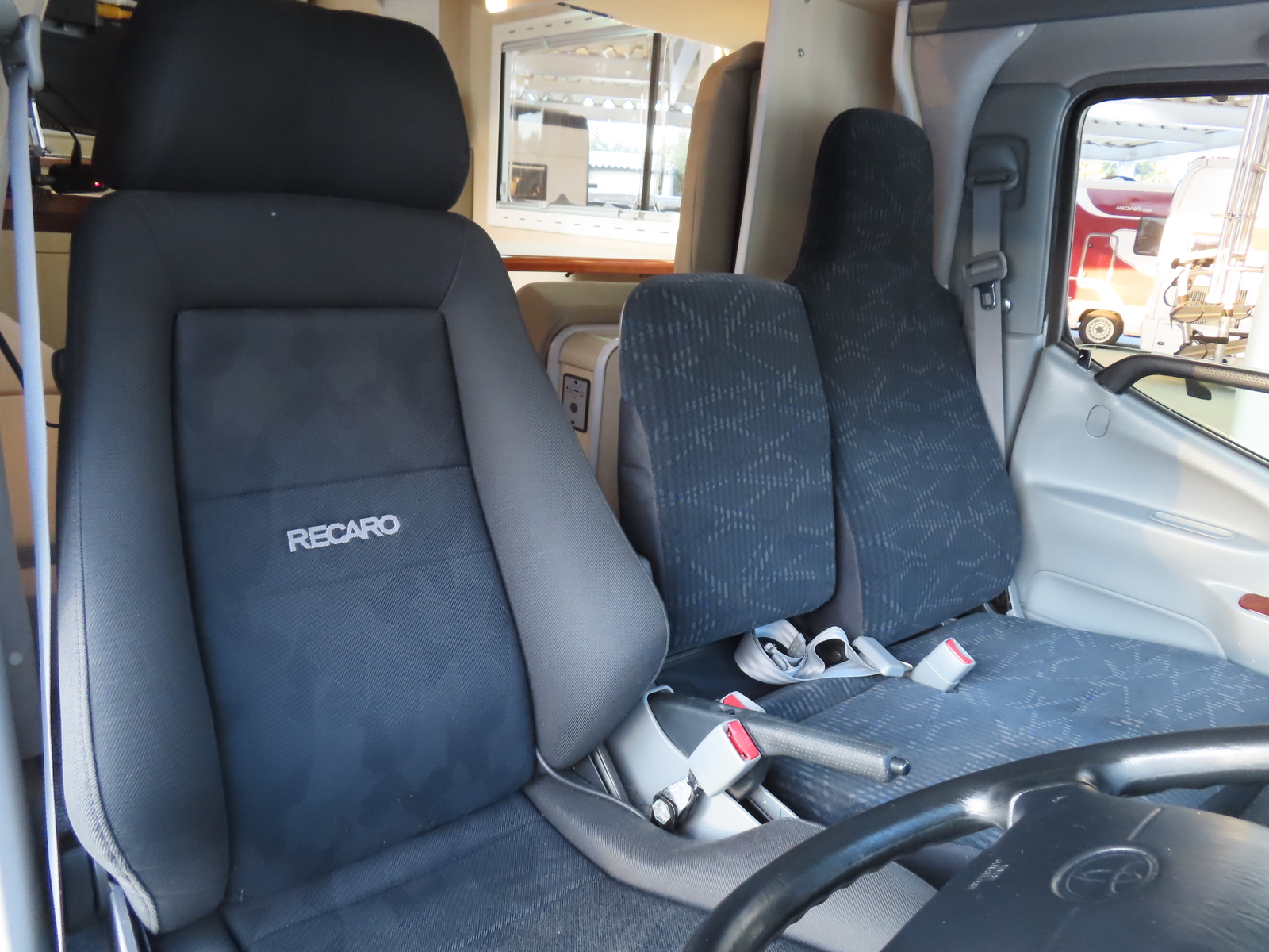 キャンピングカー キャブコン ｶﾑﾛｰﾄﾞ ﾊﾞﾝﾃｯｸ ｺﾙﾄﾞﾘｰﾌﾞｽ 4WD