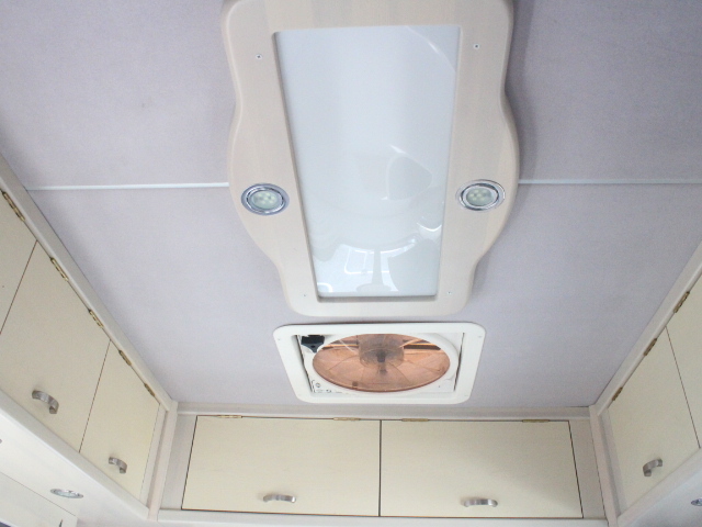 キャンピングカー 軽キャンパー AZ-MAX ﾗｸｰﾝ ﾜﾝｵｰﾅｰ 4WD ｵｰﾆﾝｸﾞ