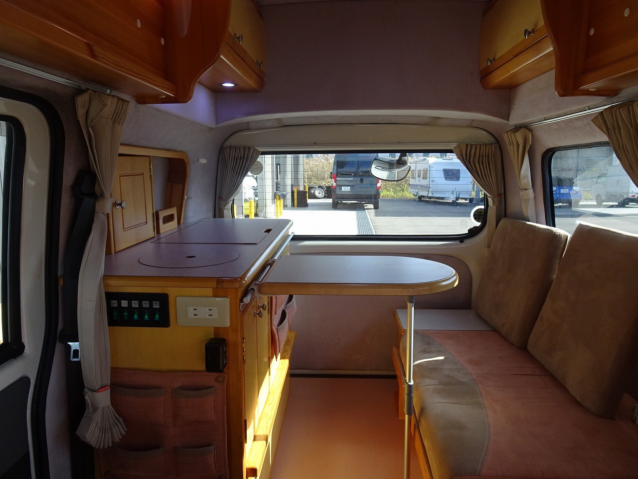 キャンピングカー バンコン ﾗｲﾄｴｰｽ ﾀｺｽ ﾊﾅ ｵｰﾆﾝｸﾞ 4WD