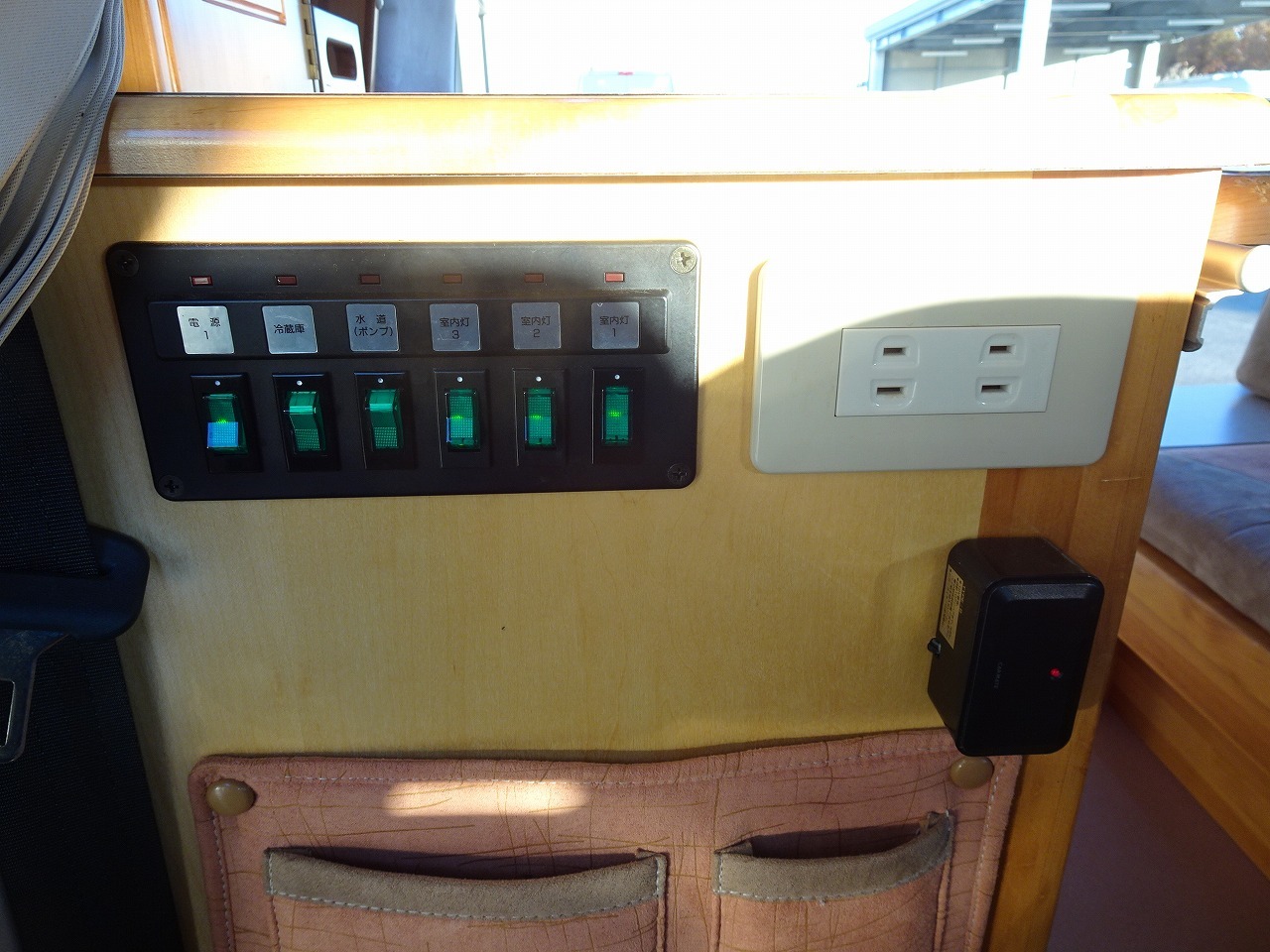 キャンピングカー バンコン ﾗｲﾄｴｰｽ ﾀｺｽ ﾊﾅ ｵｰﾆﾝｸﾞ 4WD