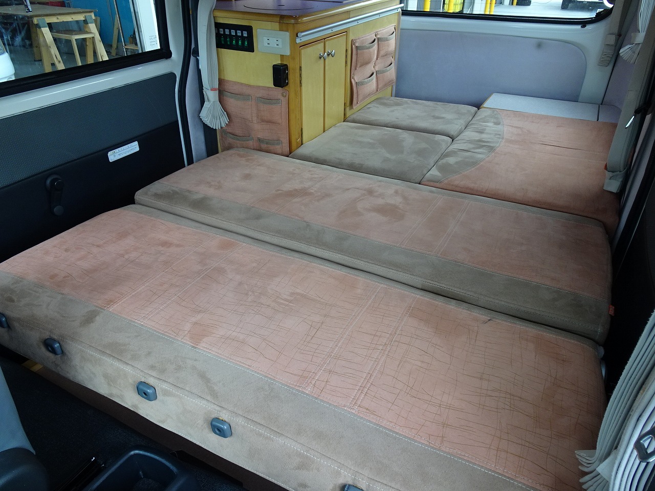 キャンピングカー バンコン ﾗｲﾄｴｰｽ ﾀｺｽ ﾊﾅ ｵｰﾆﾝｸﾞ 4WD