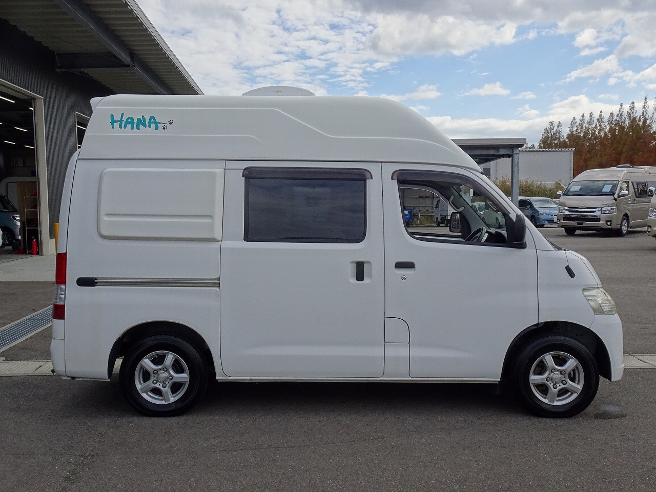 キャンピングカー バンコン ﾗｲﾄｴｰｽ ﾀｺｽ ﾊﾅ ｵｰﾆﾝｸﾞ 4WD