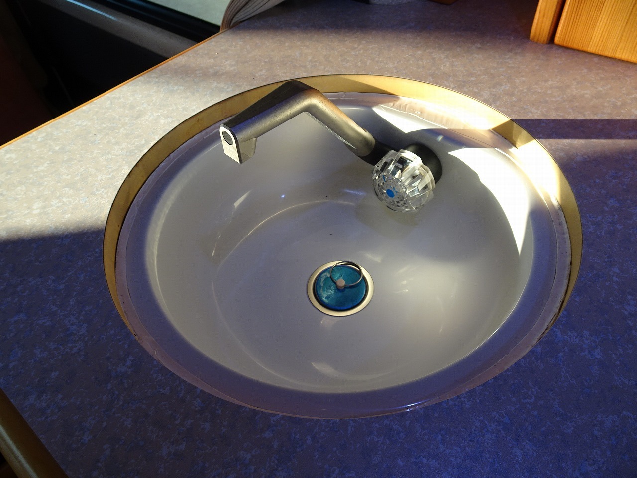 キャンピングカー バンコン ﾗｲﾄｴｰｽ ﾀｺｽ ﾊﾅ ｵｰﾆﾝｸﾞ 4WD