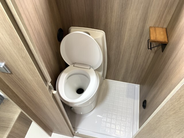 キャンピングカー キャブコン ｷｬﾝﾊﾟｰ厚木 ﾊﾟﾋﾟｰﾌﾙﾊｳｽ 家AC FFﾋｰﾀｰ