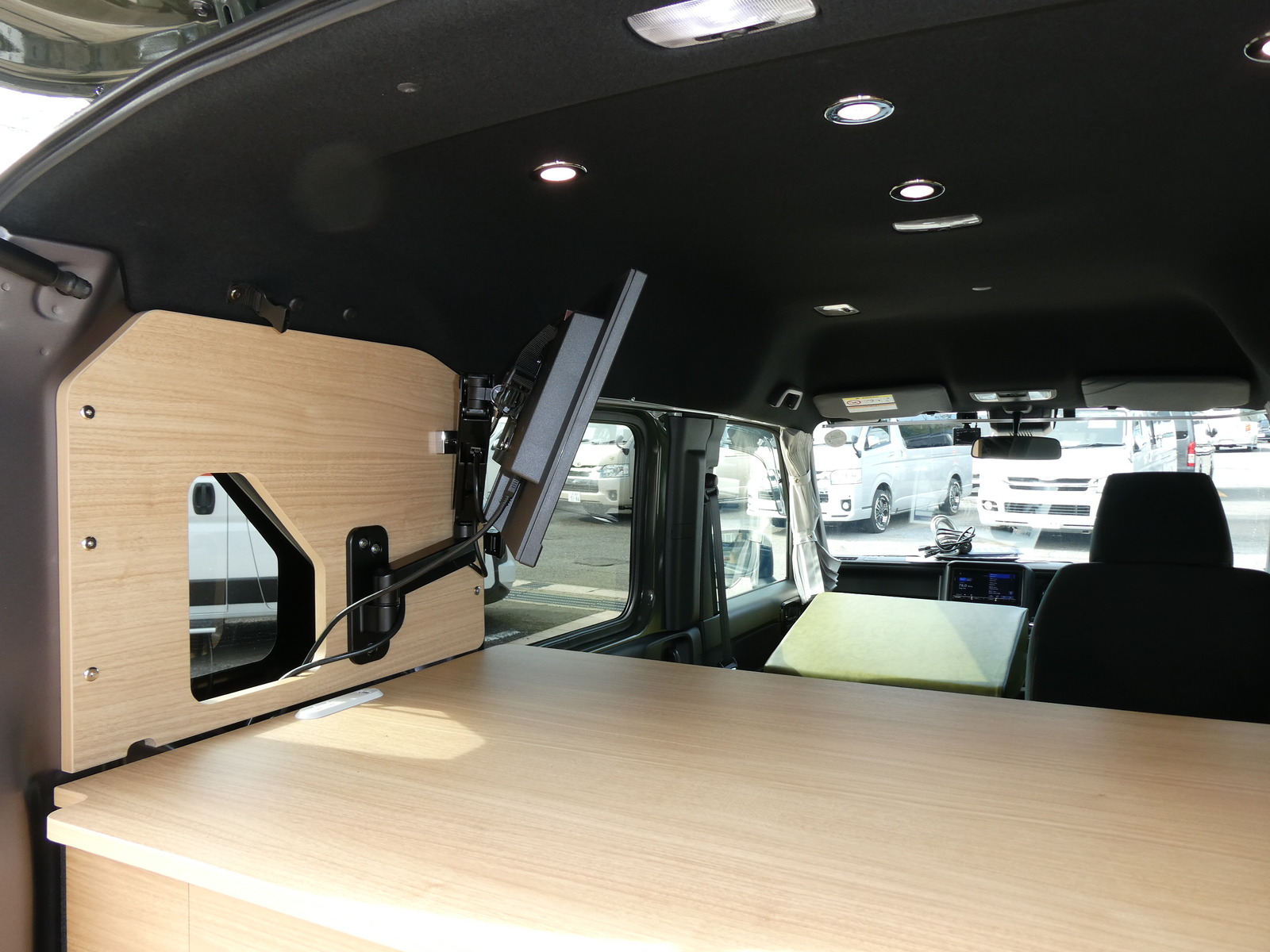 キャンピングカー 軽キャンパー N-VAN　+ｽﾀｲﾙﾌｧﾝ 岡ﾓｰﾀｰｽ　ｵﾘｼﾞﾅﾙ仕様