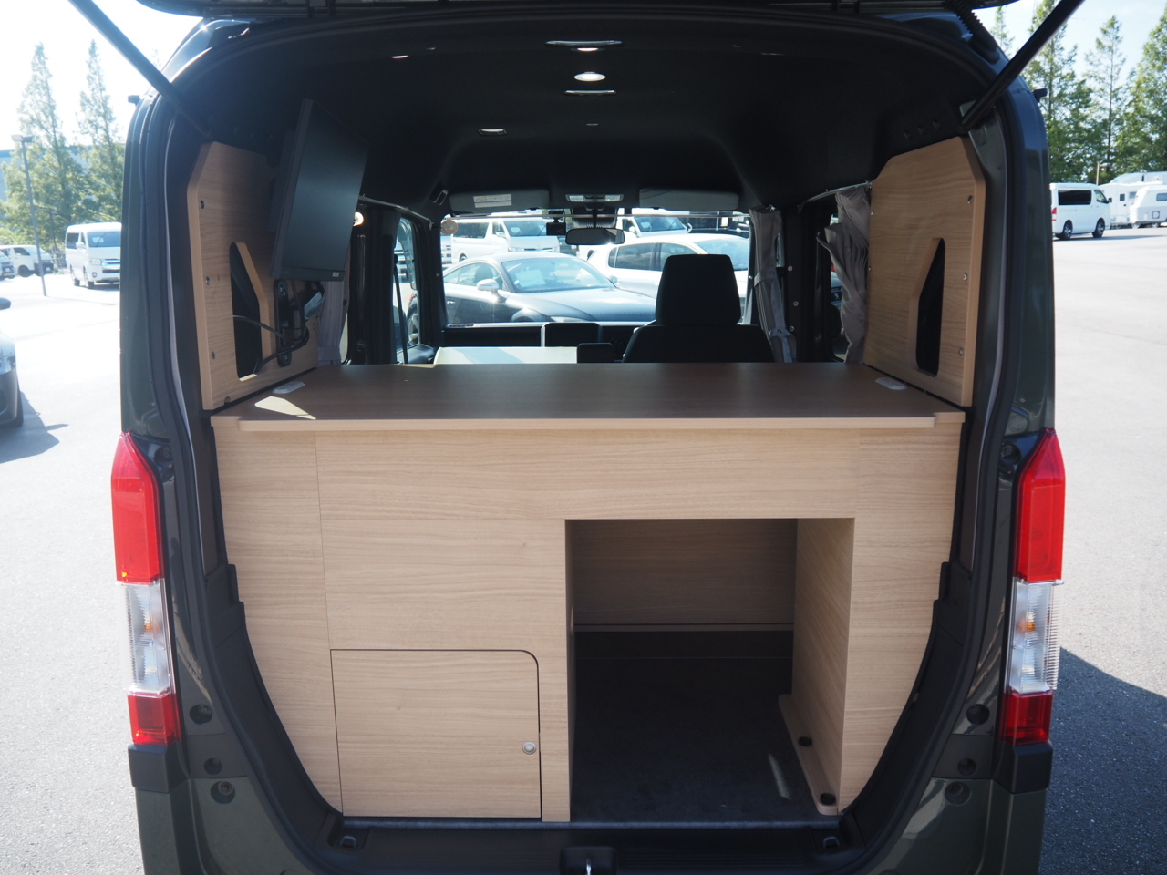 キャンピングカー 軽キャンパー N-VAN 岡ﾓｰﾀｰｽ製 ﾜｰｹｰｼｮﾝ仕様 4WD