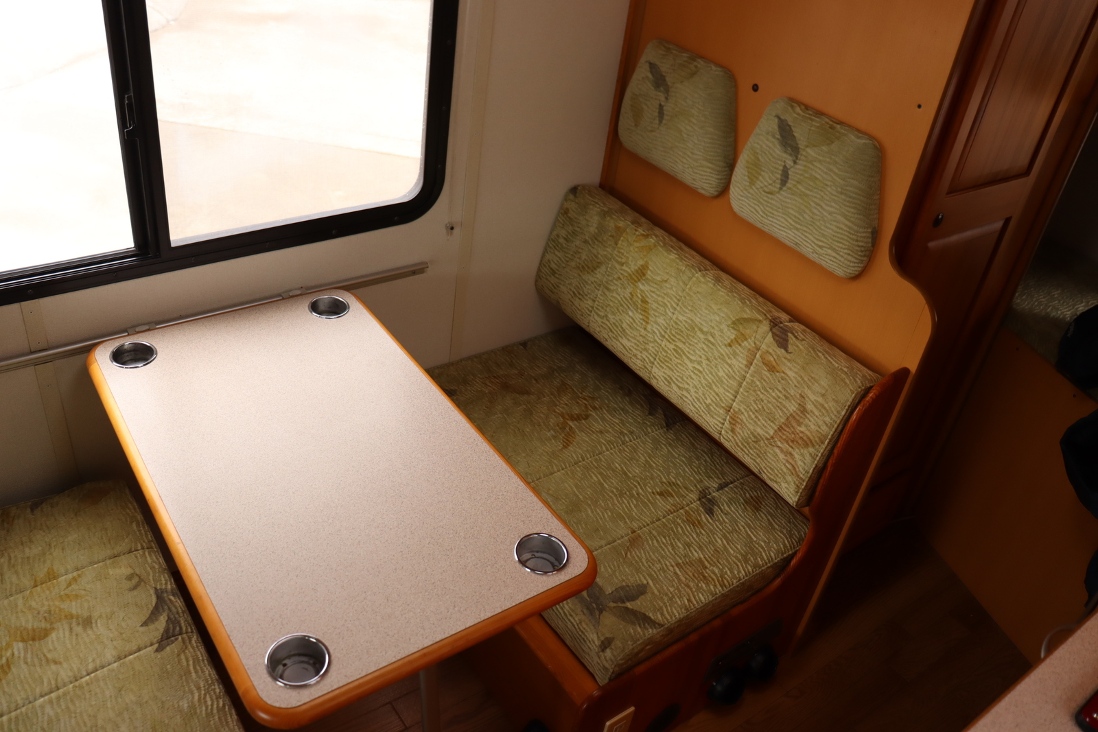 キャンピングカー キャブコン ｸﾞﾗﾝﾄﾞﾊｲｴｰｽ ﾅｯﾂRV製 ｸﾞﾗﾝﾂDD 4WD