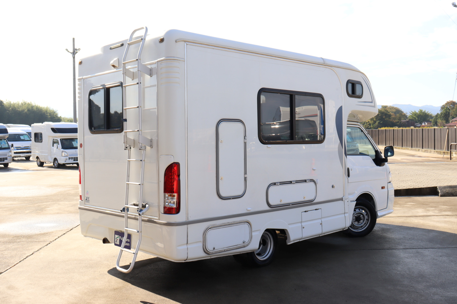 キャンピングカー キャブコン ﾊﾞﾈｯﾄ ﾅｯﾂRV ﾏｯｼｭRE