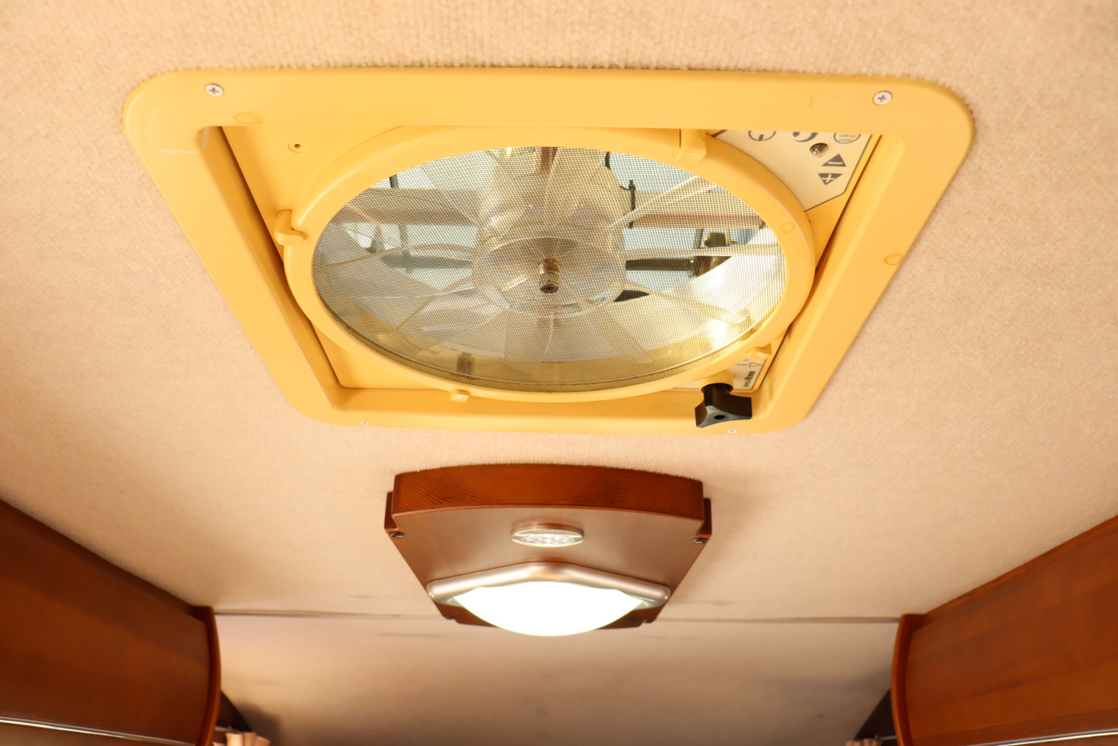 キャンピングカー キャブコン ﾊﾞﾈｯﾄ ﾅｯﾂRV ﾏｯｼｭRE