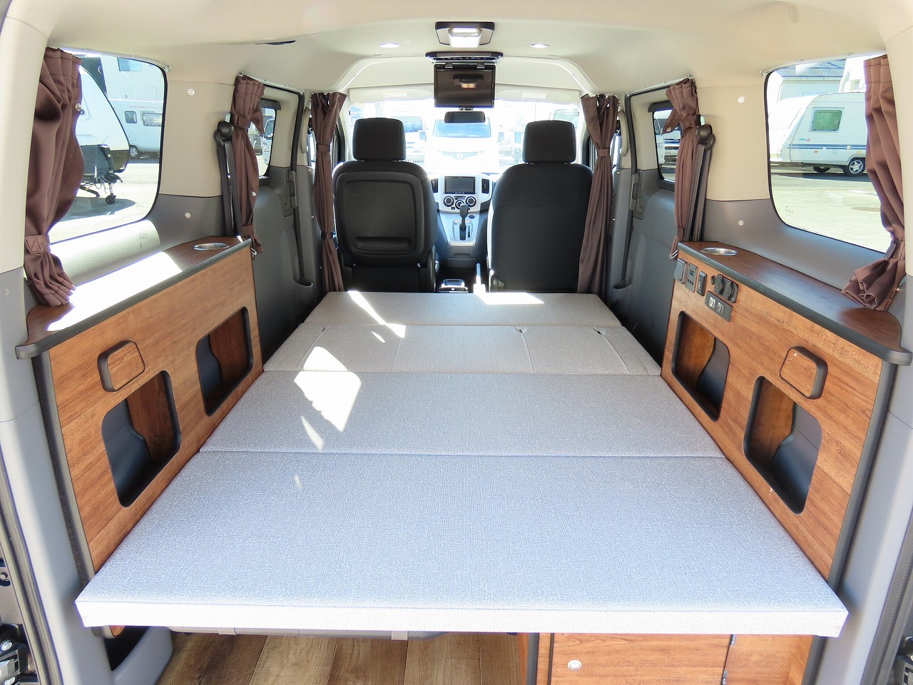 キャンピングカー バンコン NV200ﾊﾞﾈｯﾄ FOCS ﾙｿﾘﾉﾀｸﾐ