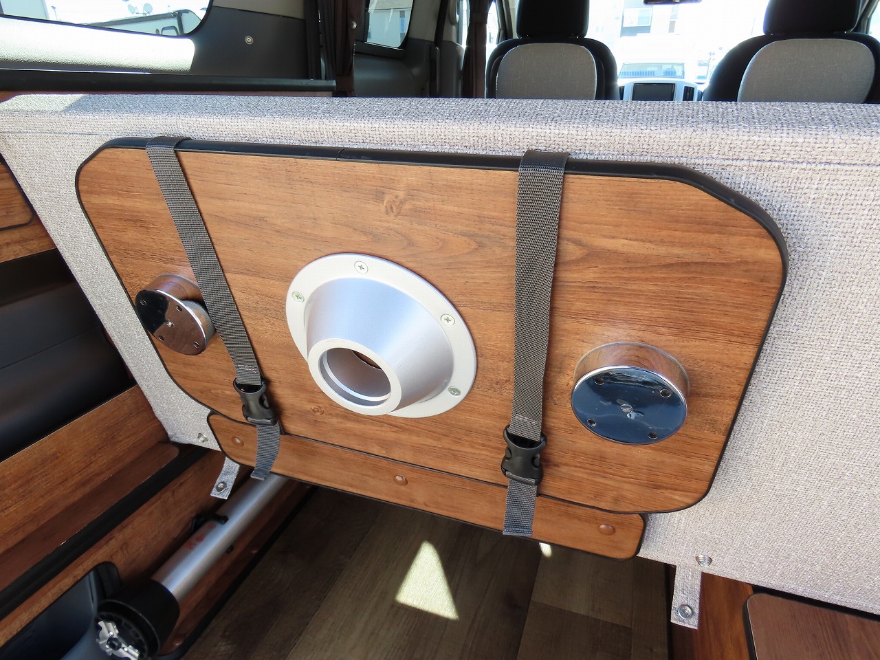 キャンピングカー バンコン NV200ﾊﾞﾈｯﾄ FOCS ﾙｿﾘﾉﾀｸﾐ