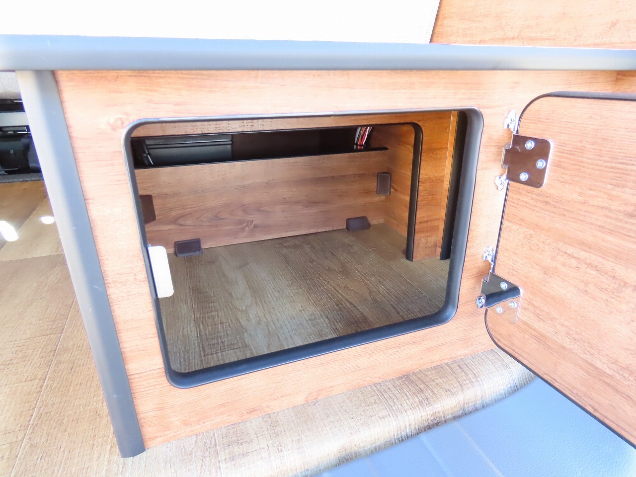 キャンピングカー バンコン NV200ﾊﾞﾈｯﾄ FOCS ﾙｿﾘﾉﾀｸﾐ