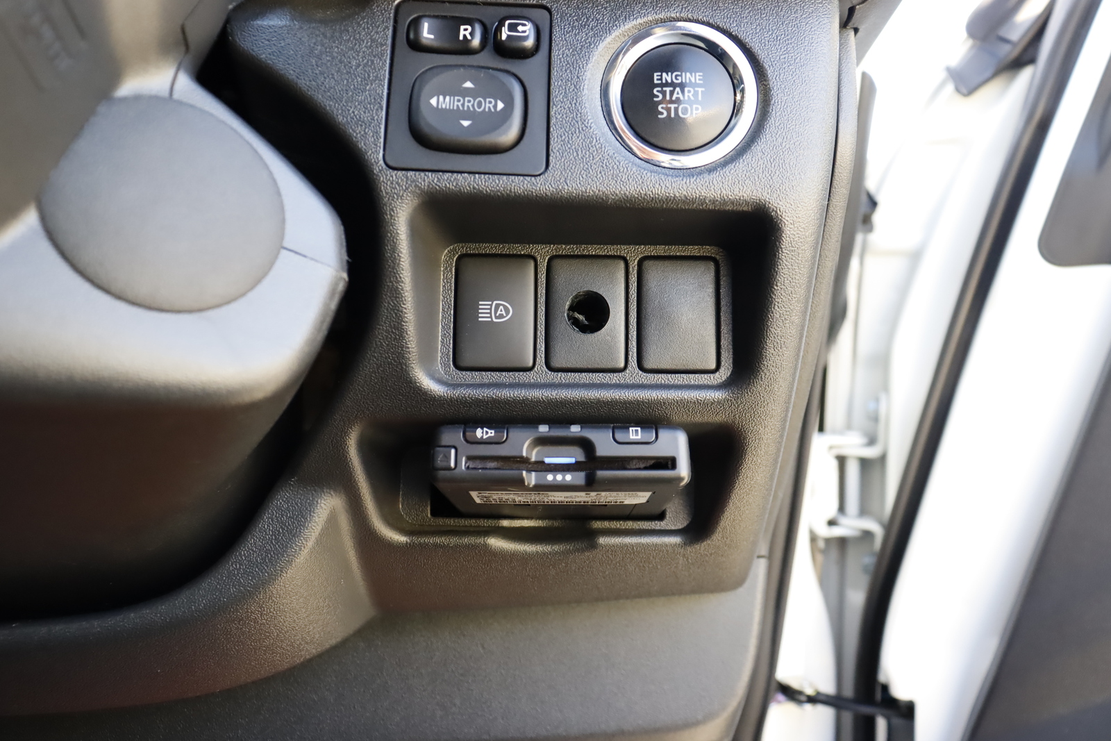 トヨタ レジアスエース ﾀﾞｰｸﾌﾟﾗｲﾑⅡ ﾍﾞｯﾄﾞｷｯﾄ FFﾋｰﾀｰ 4WD