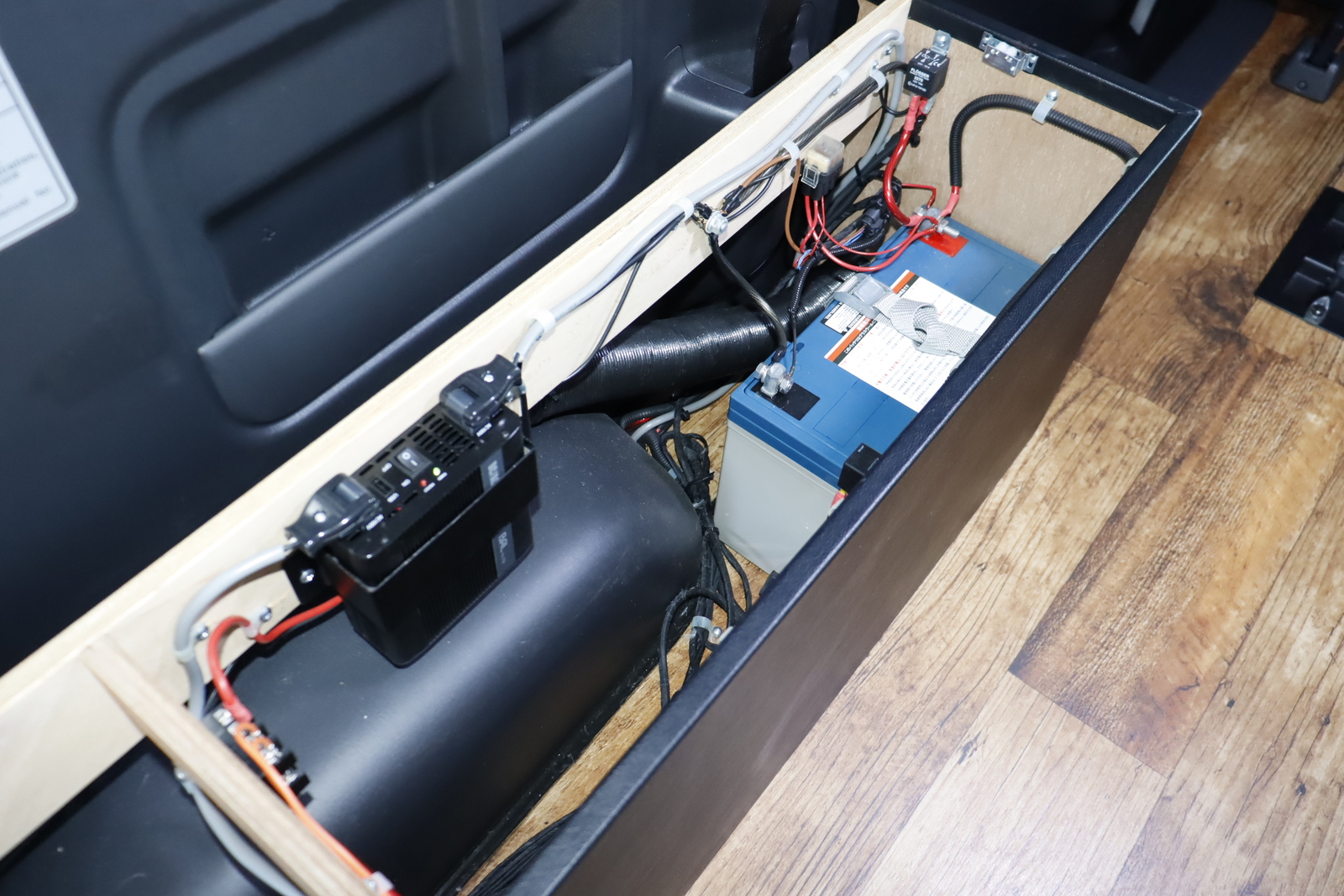 トヨタ レジアスエース ﾀﾞｰｸﾌﾟﾗｲﾑⅡ ﾍﾞｯﾄﾞｷｯﾄ FFﾋｰﾀｰ 4WD