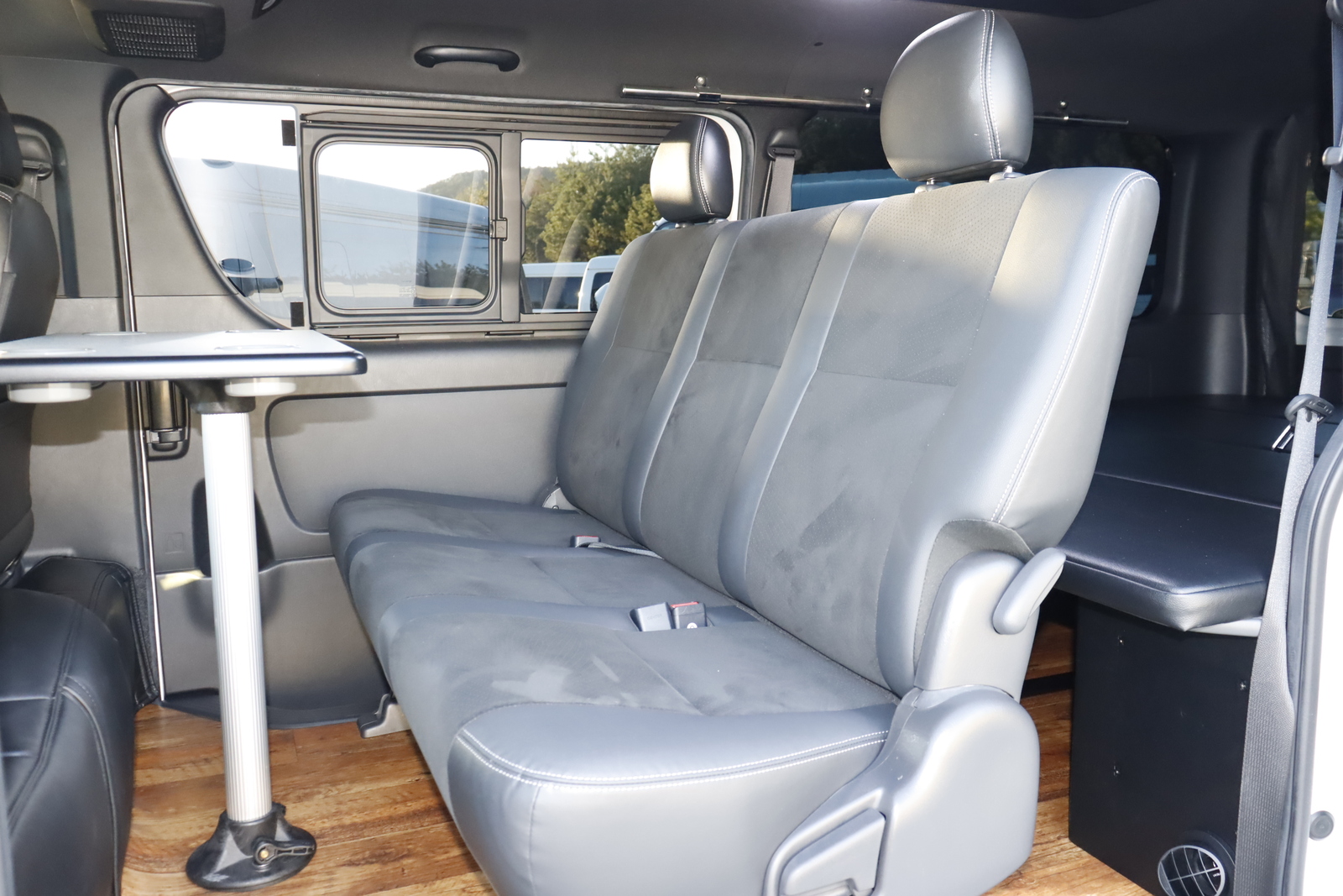 トヨタ レジアスエース ﾀﾞｰｸﾌﾟﾗｲﾑⅡ ﾍﾞｯﾄﾞｷｯﾄ FFﾋｰﾀｰ 4WD