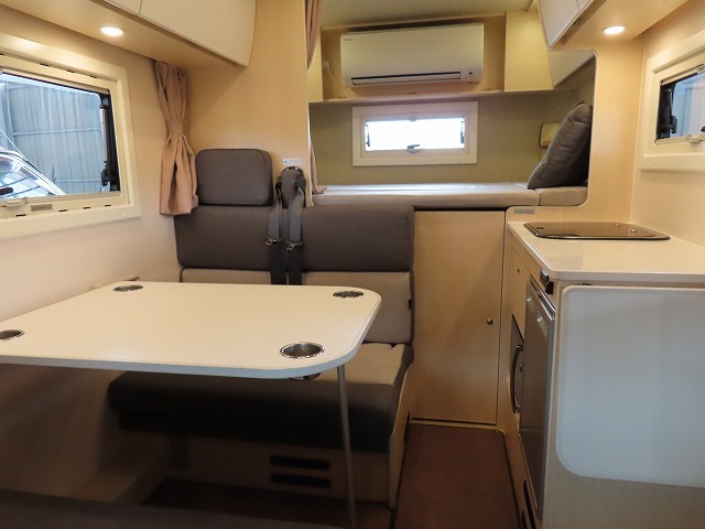 キャンピングカー キャブコン ﾊｲｴｰｽ ﾌｧﾝﾙｰﾁｪ ｳﾗﾙｴｲｼﾞｱ 家庭用ｴｱｺﾝ