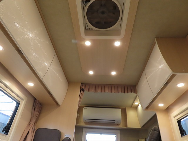 キャンピングカー キャブコン ﾊｲｴｰｽ ﾌｧﾝﾙｰﾁｪ ｳﾗﾙｴｲｼﾞｱ 家庭用ｴｱｺﾝ