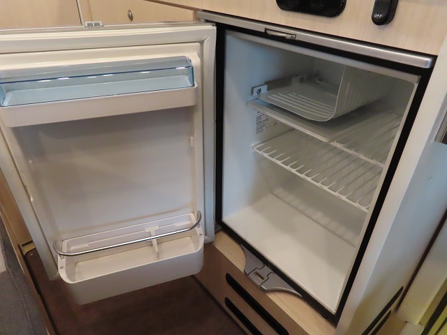 キャンピングカー キャブコン ﾊｲｴｰｽ ﾌｧﾝﾙｰﾁｪ ｳﾗﾙｴｲｼﾞｱ 家庭用ｴｱｺﾝ