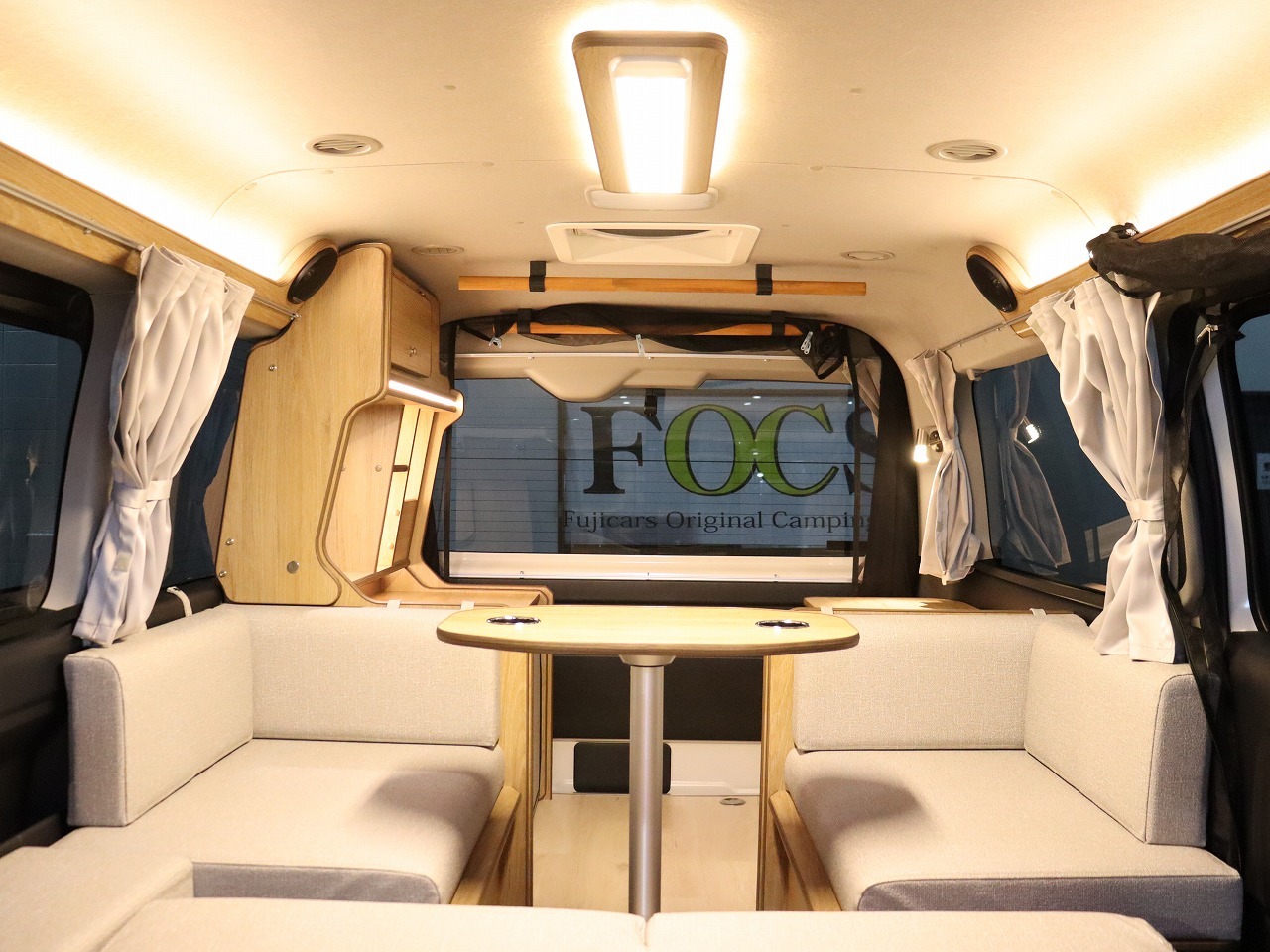 キャンピングカー バンコン ﾊｲｴｰｽ FOCS DS-F 4WD　FF ｲﾝﾊﾞｰﾀｰ