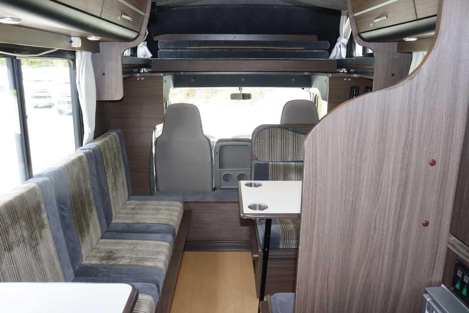 キャンピングカー キャブコン ｶﾑﾛｰﾄﾞ 東和 ｳﾞｫｰﾝDC