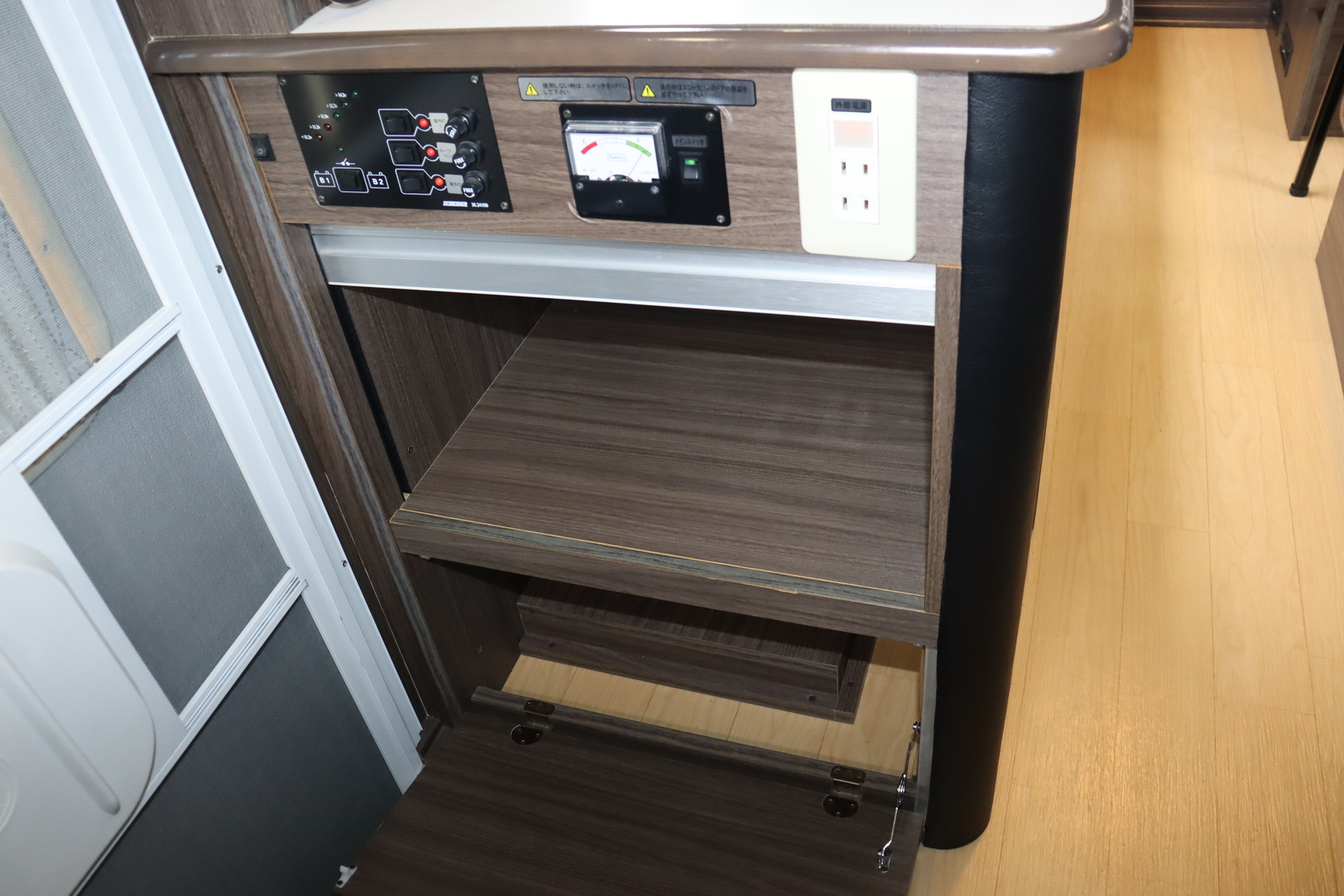 キャンピングカー キャブコン ｶﾑﾛｰﾄﾞ 東和 ｳﾞｫｰﾝDC