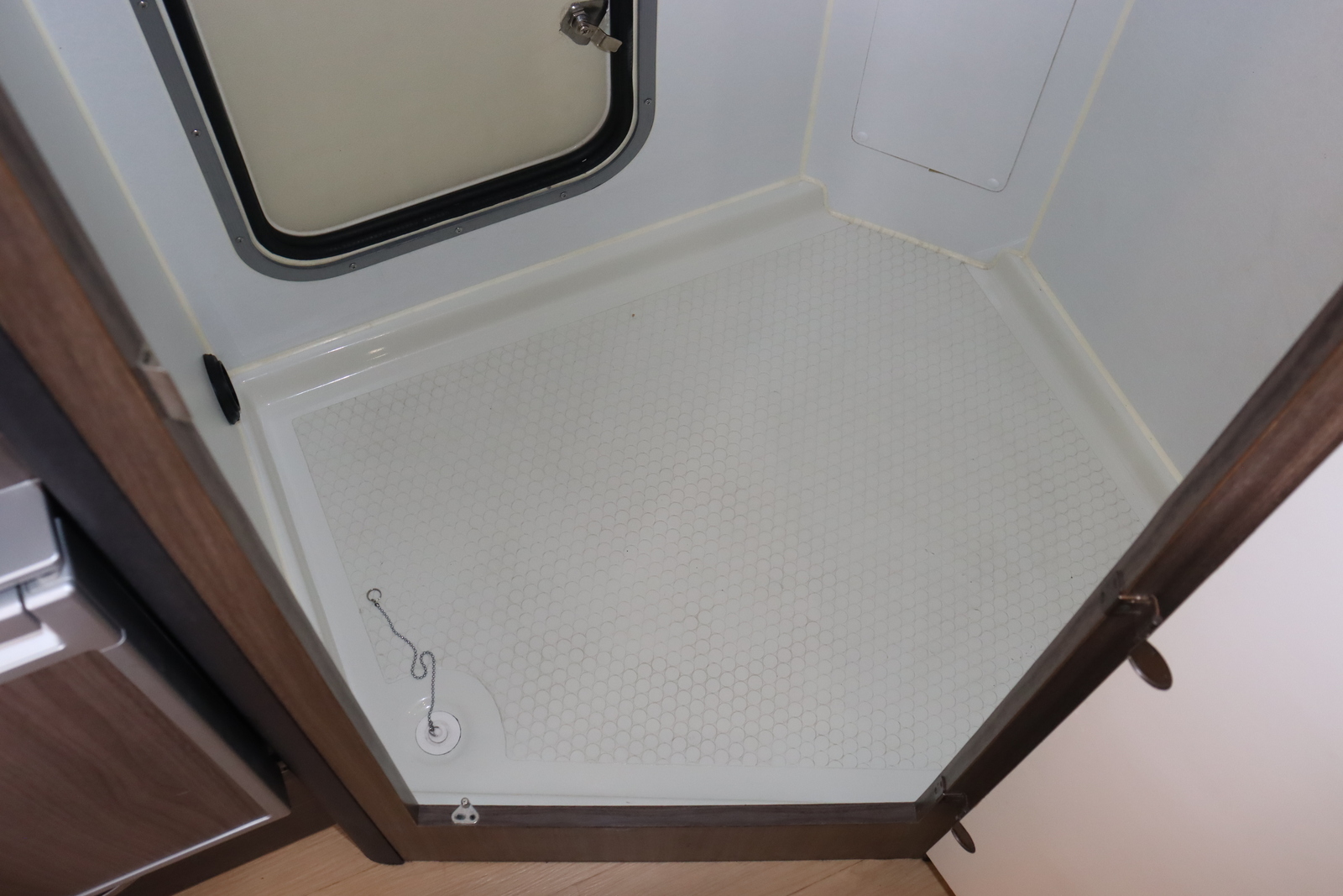 キャンピングカー キャブコン ｶﾑﾛｰﾄﾞ 東和 ｳﾞｫｰﾝDC