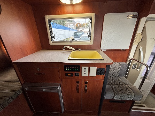 キャンピングカー キャブコン ｶﾑﾛｰﾄﾞ ﾅｯﾂRV ｸﾚｿﾝﾎﾞﾔｰｼﾞｭ