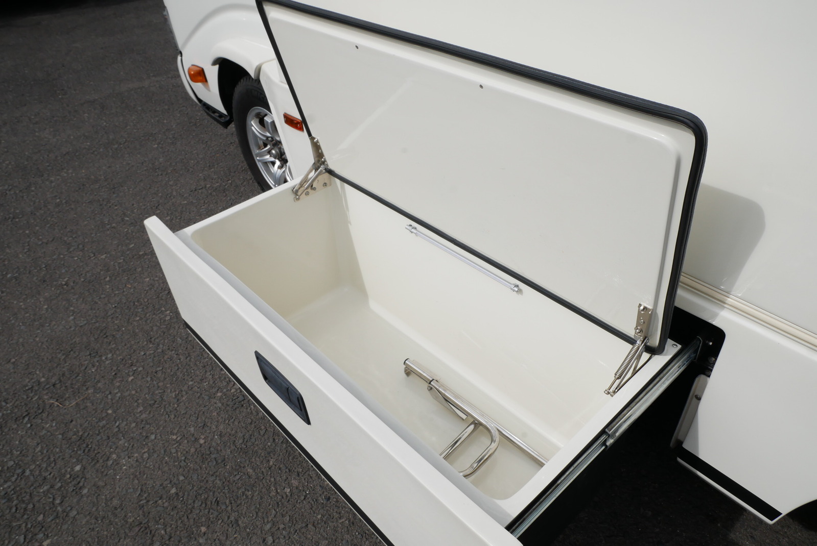 キャンピングカー キャブコン ｶﾑﾛｰﾄﾞ ﾊﾞﾝﾃｯｸ ｼﾞﾙ 家庭用ｴｱｺﾝ 4WD