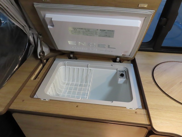 キャンピングカー バンコン ﾊｲｴｰｽ FOCS ｼｴｽﾀ 4WD　FFﾋｰﾀｰ