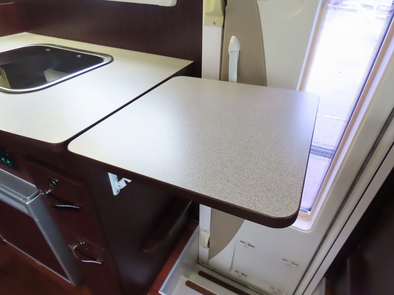 キャンピングカー キャブコン ｶﾑﾛｰﾄﾞ ﾅｯﾂRV製　ｸﾚｿﾝﾎﾞﾔｰｼﾞｭ　ﾀｲﾌﾟX