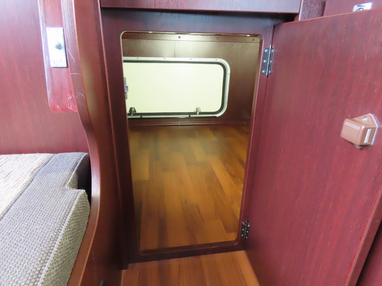 キャンピングカー キャブコン ｶﾑﾛｰﾄﾞ ﾅｯﾂRV製　ｸﾚｿﾝﾎﾞﾔｰｼﾞｭ　ﾀｲﾌﾟX