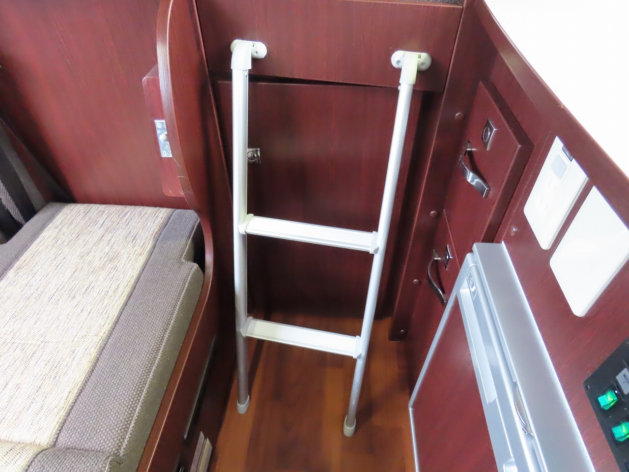 キャンピングカー キャブコン ｶﾑﾛｰﾄﾞ ﾅｯﾂRV製　ｸﾚｿﾝﾎﾞﾔｰｼﾞｭ　ﾀｲﾌﾟX