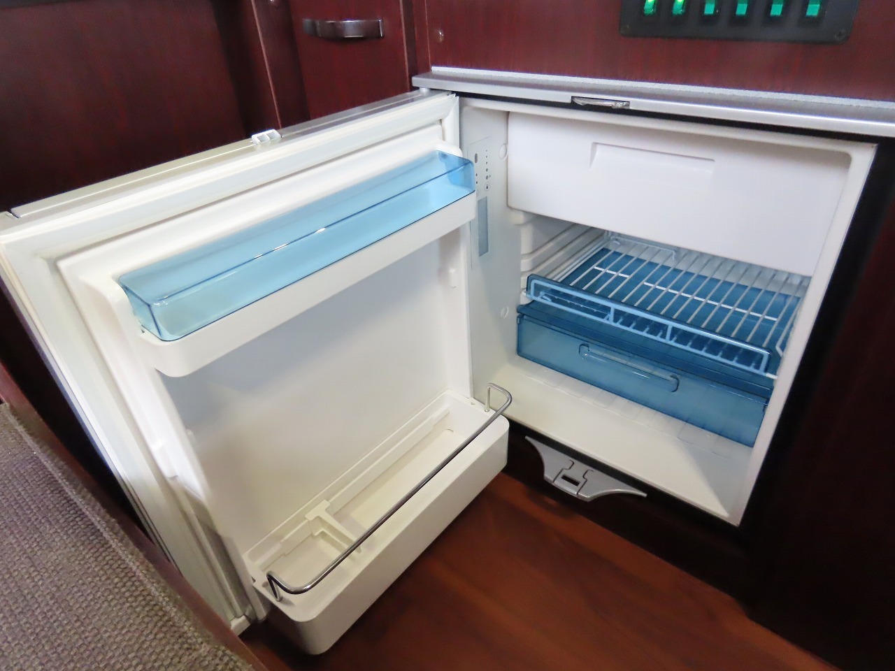 キャンピングカー キャブコン ｶﾑﾛｰﾄﾞ ﾅｯﾂRV製　ｸﾚｿﾝﾎﾞﾔｰｼﾞｭ　ﾀｲﾌﾟX