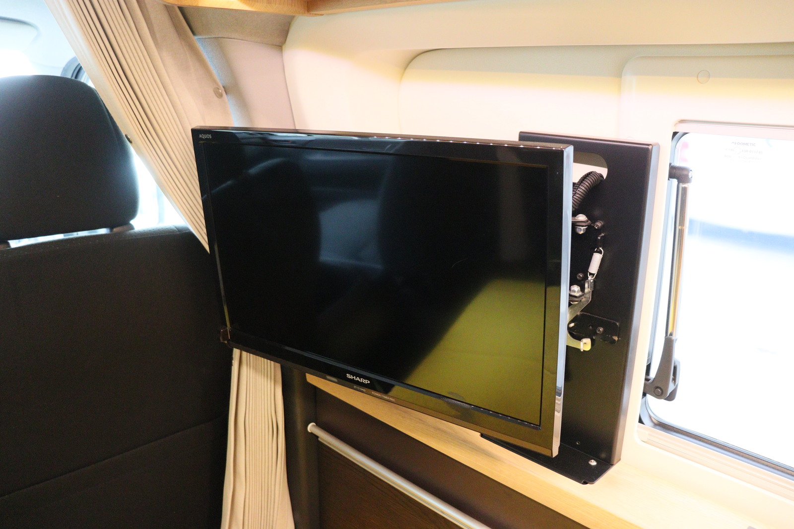 キャンピングカー バンコン ﾊｲｴｰｽ ﾊﾞｰﾃﾞﾝ ｶﾘﾓｸ ｸﾞﾗﾝﾃﾞ仕様 4WD