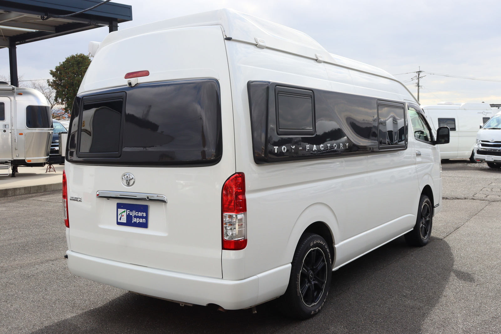 キャンピングカー バンコン ﾊｲｴｰｽ ﾊﾞｰﾃﾞﾝ ｶﾘﾓｸ ｸﾞﾗﾝﾃﾞ仕様 4WD