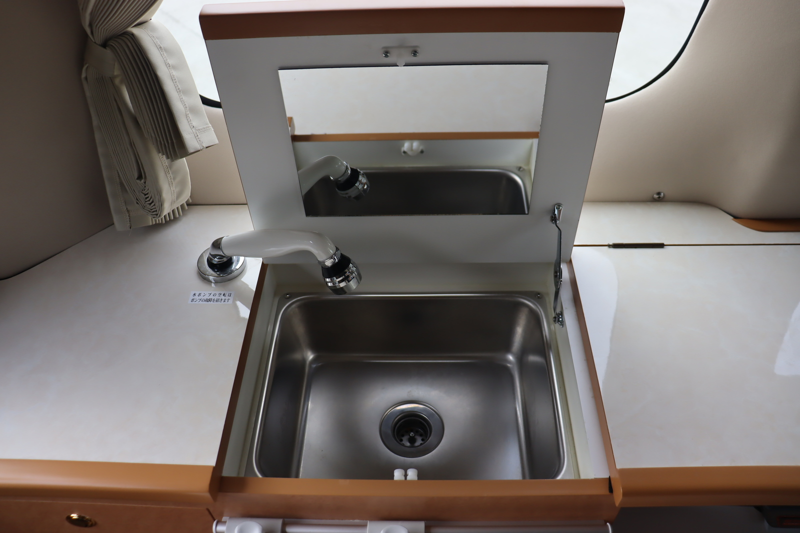 キャンピングカー バンコン NV200ﾊﾞﾈｯﾄ ﾎﾟｯﾌﾟｺﾝeE FFﾋｰﾀｰ