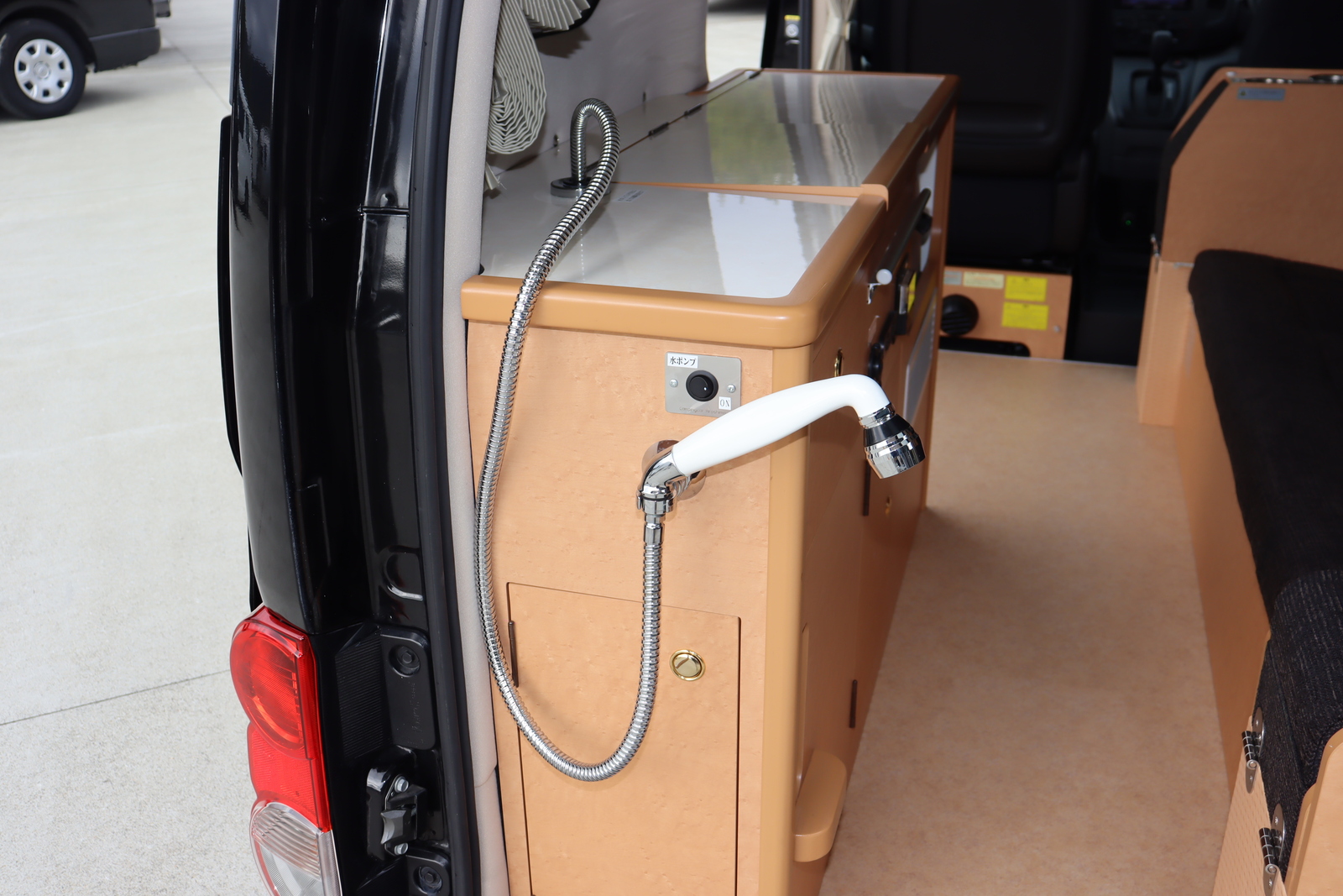 キャンピングカー バンコン NV200ﾊﾞﾈｯﾄ ﾎﾟｯﾌﾟｺﾝeE FFﾋｰﾀｰ