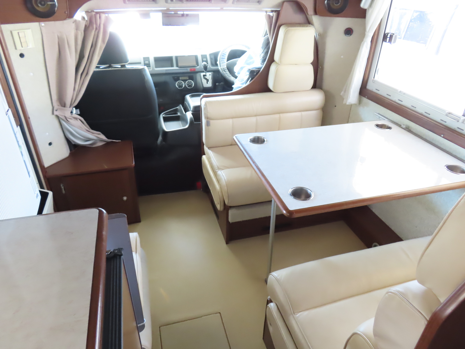 キャンピングカー キャブコン ﾊｲｴｰｽ ﾌｧﾝﾙｰﾁｪｾﾚﾝｹﾞﾃｨ 窓ｴｱｺﾝ 4WD