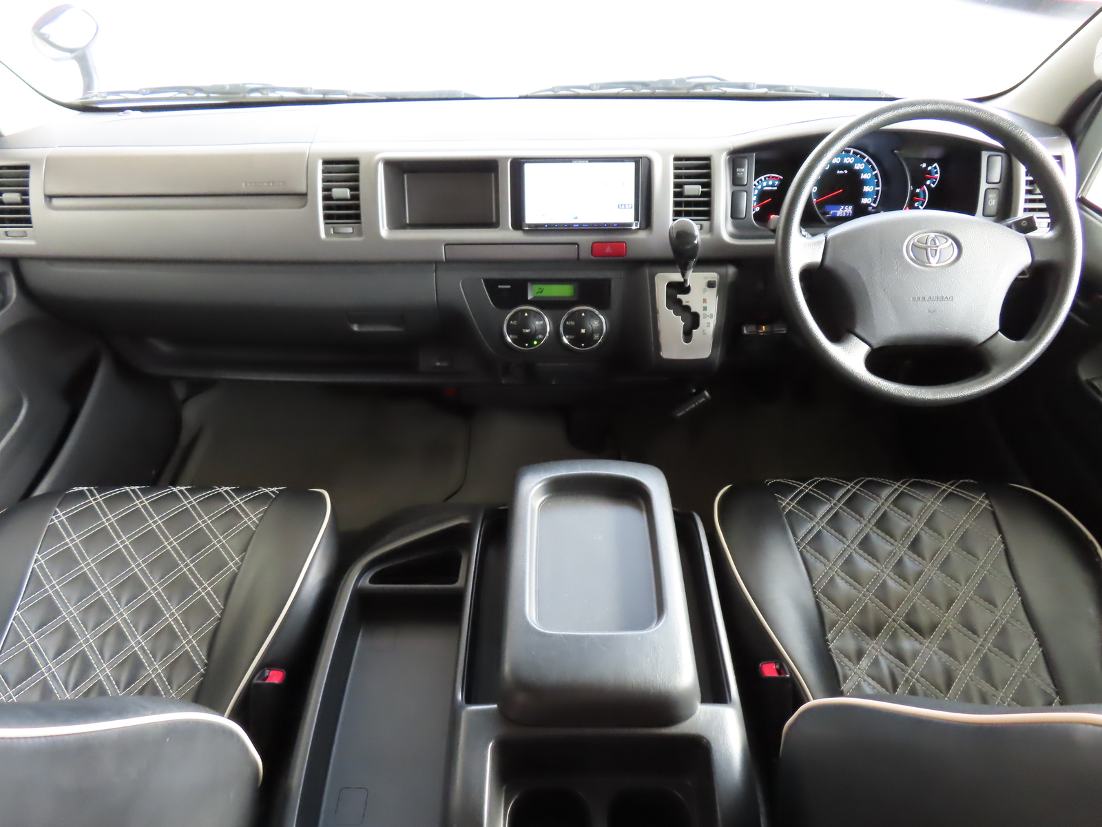 キャンピングカー キャブコン ﾊｲｴｰｽ ﾌｧﾝﾙｰﾁｪｾﾚﾝｹﾞﾃｨ 窓ｴｱｺﾝ 4WD