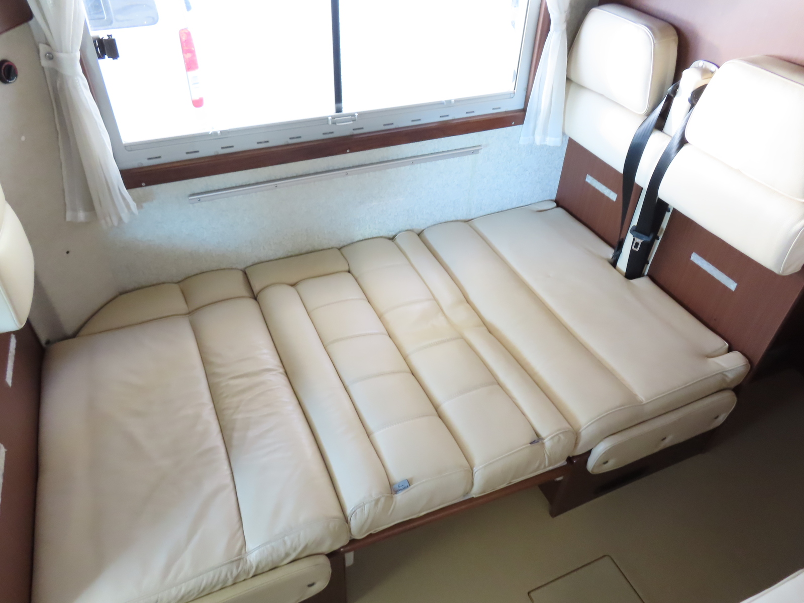 キャンピングカー キャブコン ﾊｲｴｰｽ ﾌｧﾝﾙｰﾁｪｾﾚﾝｹﾞﾃｨ 窓ｴｱｺﾝ 4WD