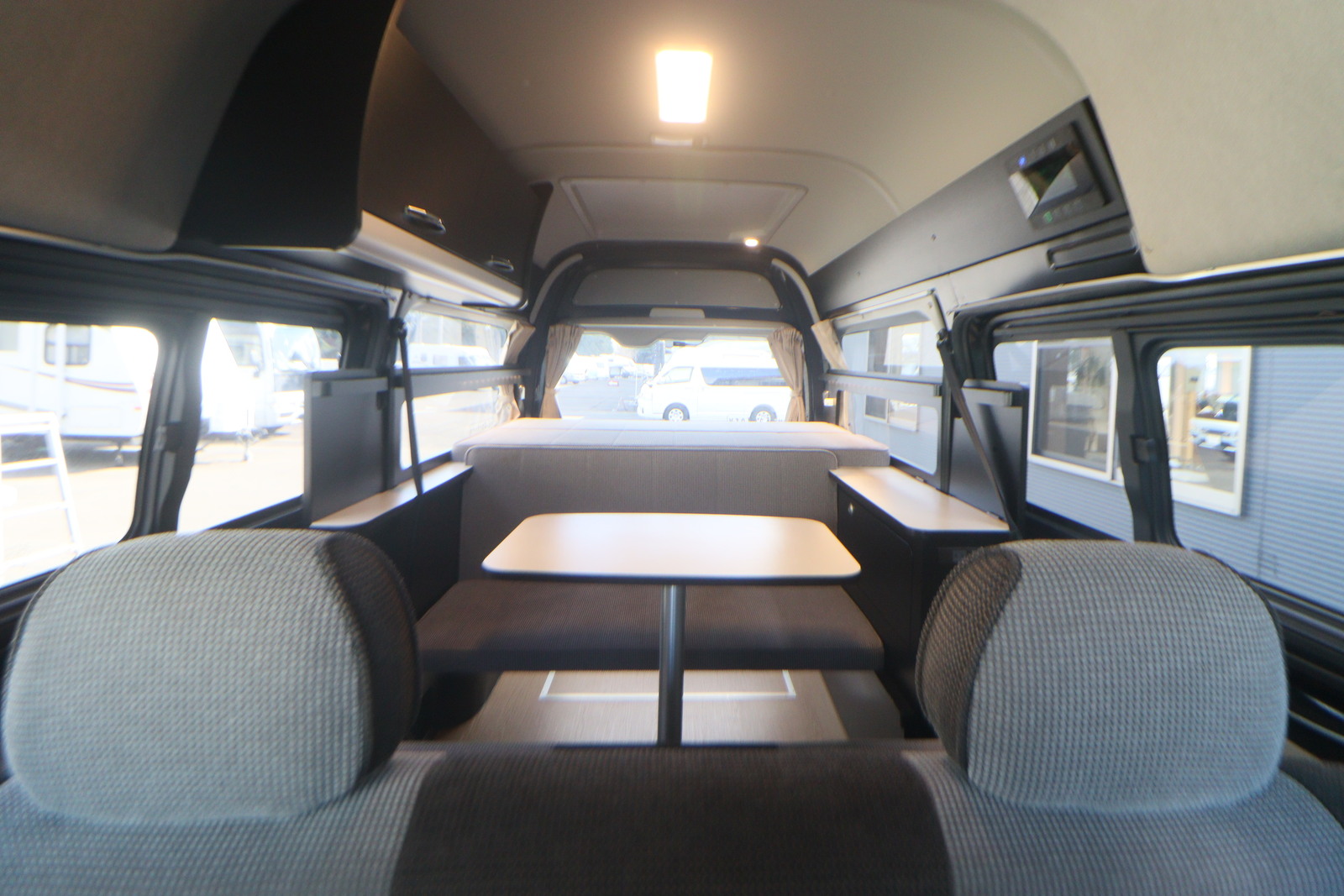 キャンピングカー バンコン ﾊｲｴｰｽ ﾄｲﾌｧｸﾄﾘｰ ﾄｲｽﾞﾎﾞｯｸｽ470