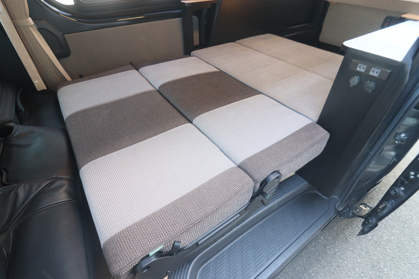 キャンピングカー バンコン ﾊｲｴｰｽ ﾄｲﾌｧｸﾄﾘｰ ﾄｲｽﾞﾎﾞｯｸｽ470