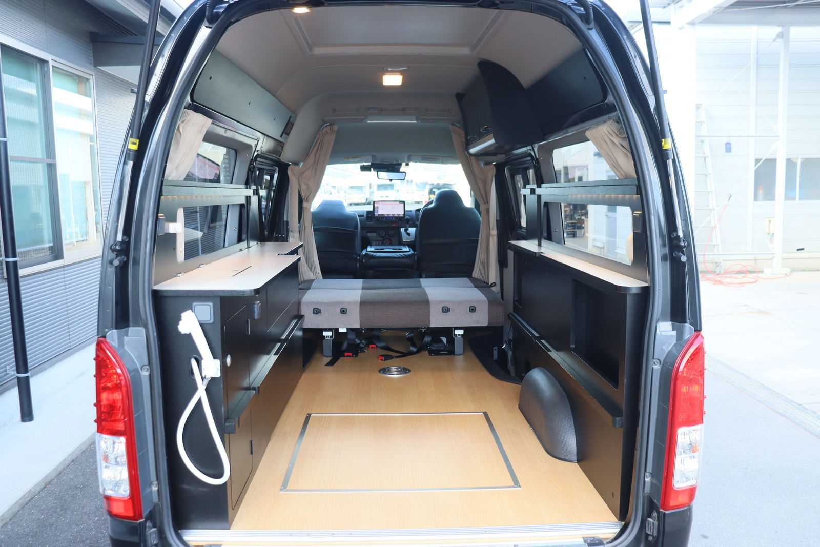 キャンピングカー バンコン ﾊｲｴｰｽ ﾄｲﾌｧｸﾄﾘｰ ﾄｲｽﾞﾎﾞｯｸｽ470