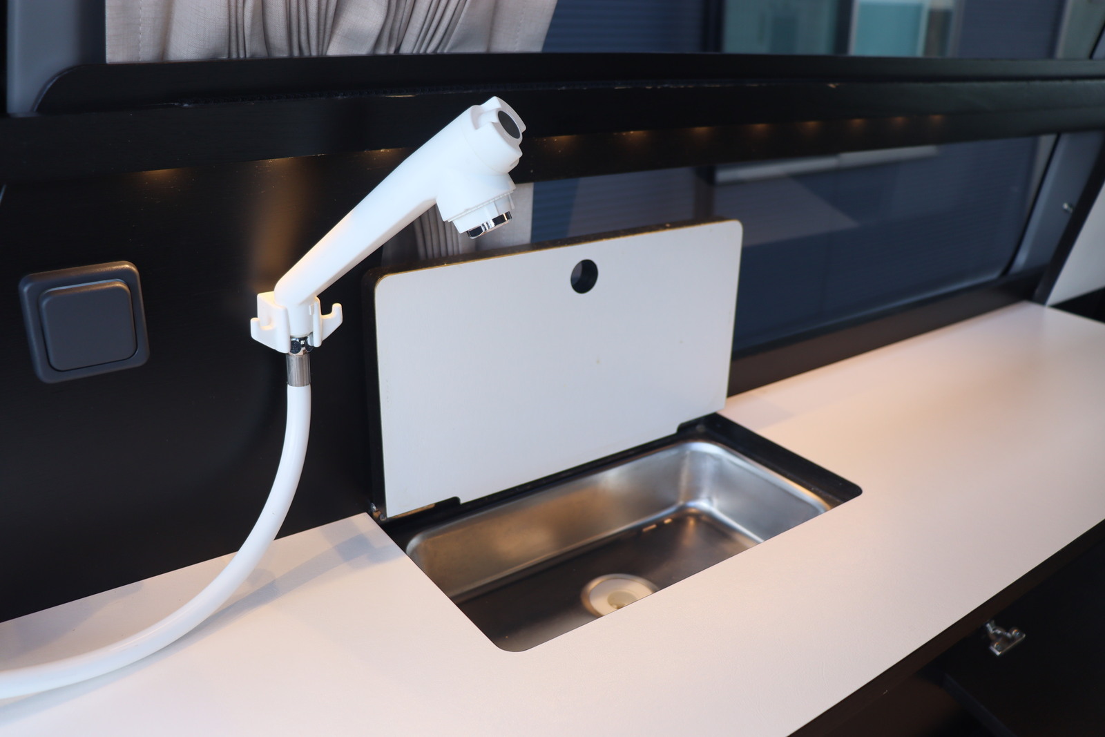 キャンピングカー バンコン ﾊｲｴｰｽ ﾄｲﾌｧｸﾄﾘｰ ﾄｲｽﾞﾎﾞｯｸｽ470